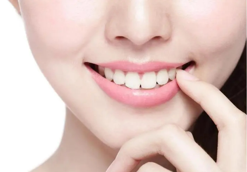 牙齿美白还是牙齿矫正，牙齿整形多少钱才算合理?